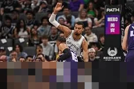 Spurs Hancurkan Kings 132-104, Wembanyama Pimpin Pesta Tembakan Tiga Poin