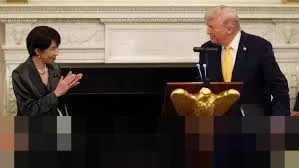 Trump Isyaratkan Redakan Operasi Militer di Iran, Klaim Tujuan Hampir Tercapai