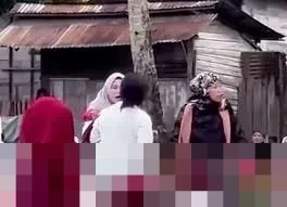 Kericuhan Warnai Salat Idulfitri 2026: Ibu-ibu Adu Jotos di Morotai, Remaja Ribut di Surabaya