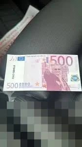Promosi ke Serie C, Presiden Scafatese Bikin Heboh dengan Uang Palsu Bergambar Wajahnya