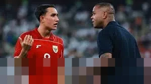 Kluivert: “Filosofi Klub Perlu Disampaikan Mantan Pemain” di Tengah Peluang Kembali ke Ajax