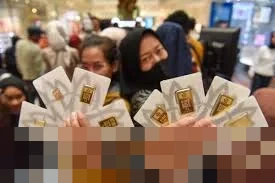 Harga Emas Dunia Melonjak Pasca Koreksi Tajam, Konflik Timur Tengah dan Suku Bunga Jadi Penentu Arah